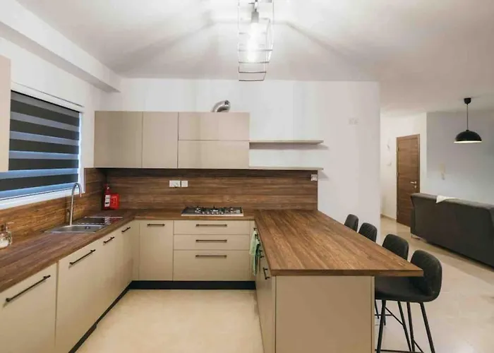 The Getaway * San Pawl il-Baħar